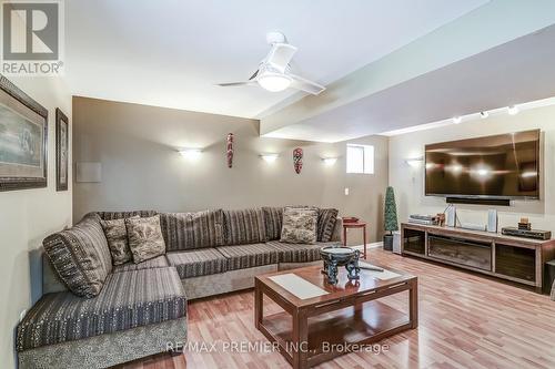 49 Guery Cres, Vaughan, ON - Indoor Photo Showing Living Room