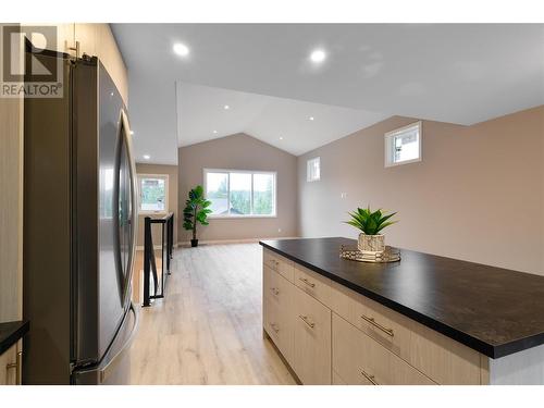 2872 Golf Course Drive, Blind Bay, BC - Indoor Photo Showing Kitchen