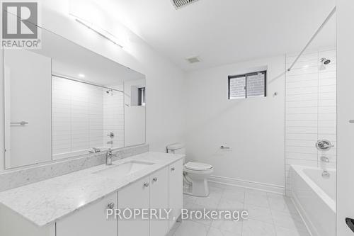 1449 Blackmore Street N, Innisfil, ON - Indoor Photo Showing Bathroom