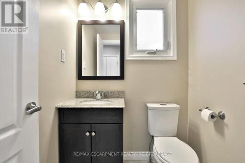 3521 Toffee St, Burlington, ON - Indoor Photo Showing Bathroom