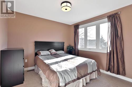 3521 Toffee St, Burlington, ON - Indoor Photo Showing Bedroom