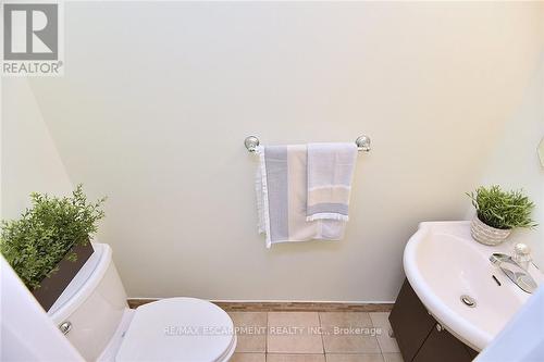 2 - 2222 Upper Middle Road, Burlington, ON - Indoor Photo Showing Bathroom
