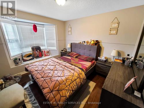 48 Sandy Beach Rd, Brampton, ON - Indoor Photo Showing Bedroom