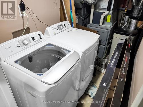 48 Sandy Beach Rd, Brampton, ON - Indoor Photo Showing Laundry Room