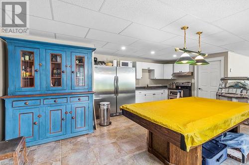 217890 Concession Road 3, Georgian Bluffs, ON - Indoor Photo Showing Kitchen