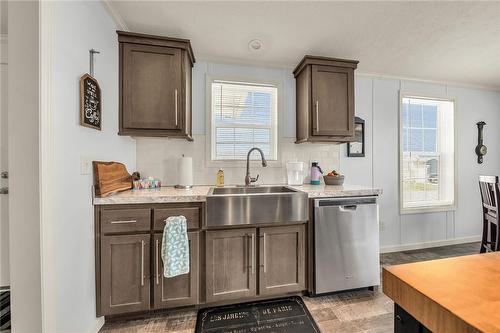 11 Silver Aspen Drive, Nanticoke, ON - Indoor Photo Showing Kitchen With Double Sink