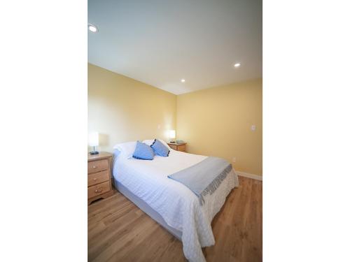 27 - 420 20Th Avenue, Creston, BC - Indoor Photo Showing Bedroom