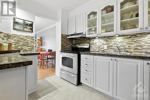 151 Bay Street Unit#204, Ottawa, ON - Indoor Photo Showing Kitchen