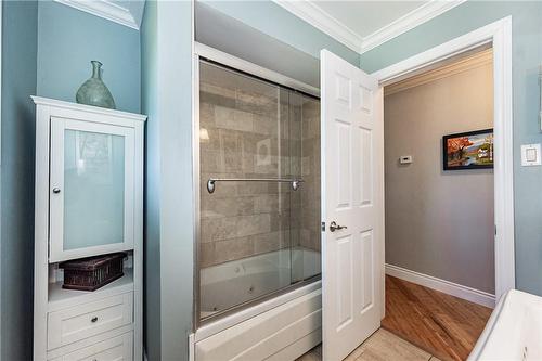 5140 Appleby Line, Burlington, ON - Indoor Photo Showing Bathroom