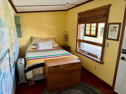 4423 Highway 95, Golden, BC - Indoor Photo Showing Bedroom