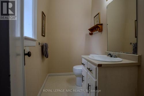 348 Ridge Road N, Fort Erie, ON - Indoor Photo Showing Bathroom