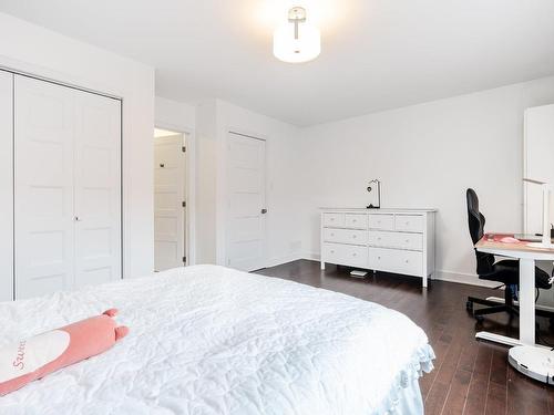 Master bedroom - 3-2057 Rue Lapierre, Montréal (Lasalle), QC - Indoor Photo Showing Bedroom
