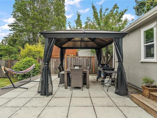 1742 Haultain St, Victoria, BC - Outdoor With Exterior
