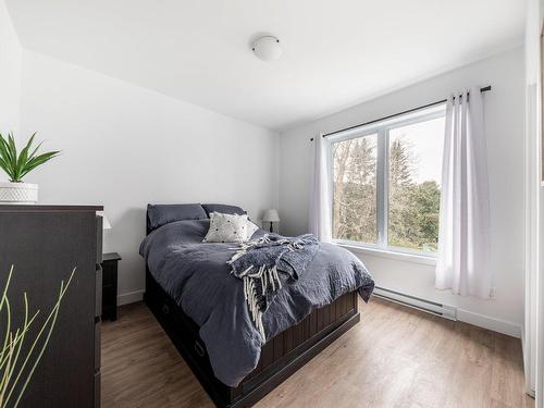 Master bedroom - 201-154 Rue Jean-Talon, Saint-Jean-Sur-Richelieu, QC - Indoor Photo Showing Bedroom