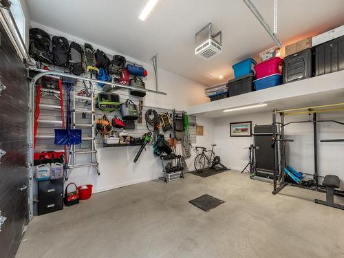 Garage - 201-154 Rue Jean-Talon, Saint-Jean-Sur-Richelieu, QC - Indoor Photo Showing Garage