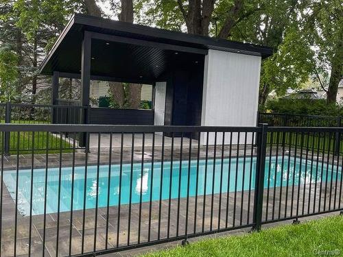 Pool - 201-154 Rue Jean-Talon, Saint-Jean-Sur-Richelieu, QC - Outdoor With In Ground Pool