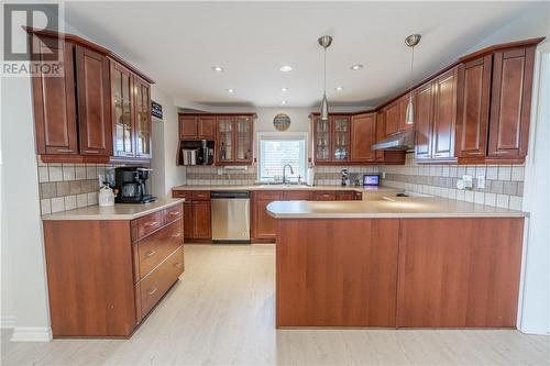 2065 Pitt Street, Cornwall, ON - Indoor Photo Showing Kitchen