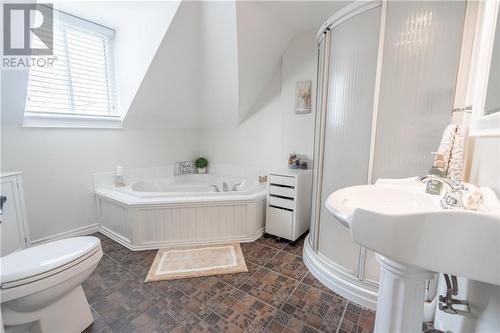 2065 Pitt Street, Cornwall, ON - Indoor Photo Showing Bathroom