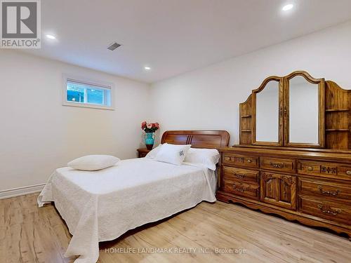 46 Kimberdale Cres N, Toronto, ON - Indoor Photo Showing Bedroom
