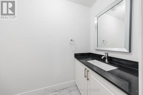 124 Lamar St, Vaughan, ON - Indoor Photo Showing Bathroom