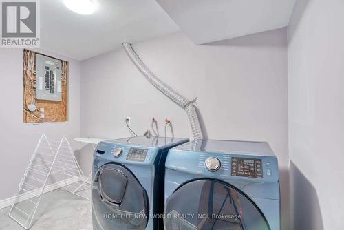 1876 Roy Ivor Crescent, Mississauga, ON - Indoor Photo Showing Laundry Room