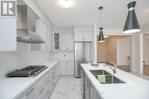5 Ida Terr, Caledon, ON - Indoor Photo Showing Kitchen With Double Sink With Upgraded Kitchen