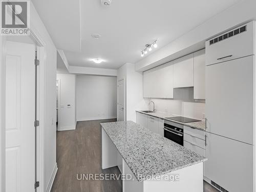 706 - 36 Elm Drive, Mississauga, ON - Indoor Photo Showing Kitchen With Upgraded Kitchen