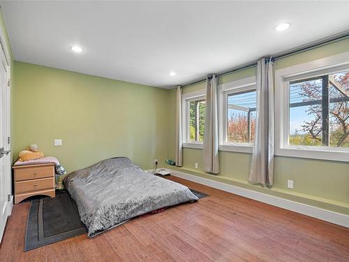 5675 Wellsview Rd, Saanich, BC - Indoor Photo Showing Bedroom
