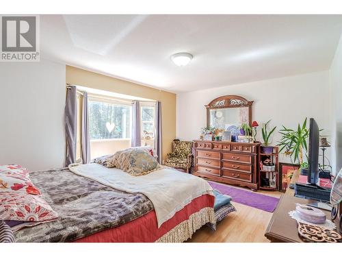 4896 Meesquono Trail, 108 Mile Ranch, BC - Indoor Photo Showing Bedroom