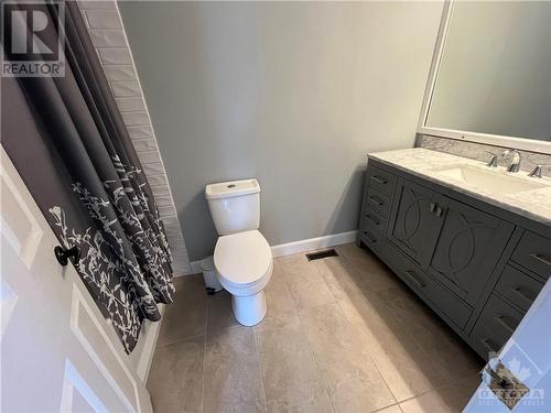 573 Lynwood Drive, Cornwall, ON - Indoor Photo Showing Bathroom