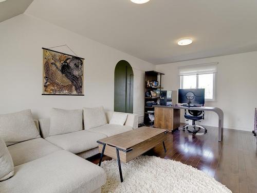 Salle familiale - 35 Rue De Syracuse, Candiac, QC - Indoor Photo Showing Living Room