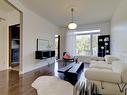 Salon - 35 Rue De Syracuse, Candiac, QC  - Indoor Photo Showing Living Room 