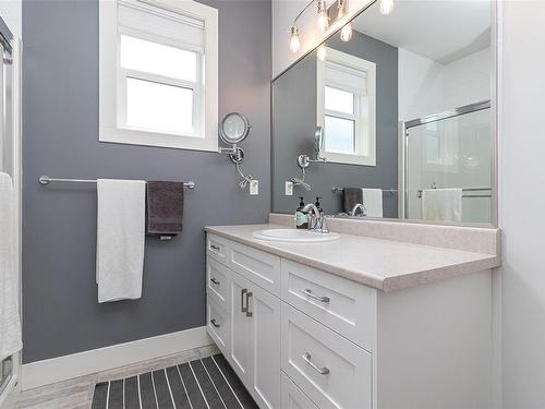 33-9650 Askew Creek Dr, Chemainus, BC - Indoor Photo Showing Bathroom