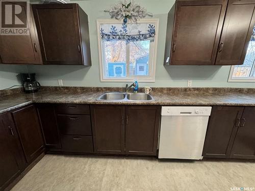 214 Athabasca Street W, Moose Jaw, SK - Indoor Photo Showing Kitchen With Double Sink