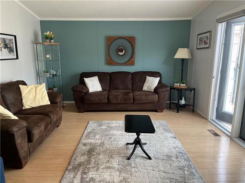 9 Martin Way, Brandon, MB - Indoor Photo Showing Living Room