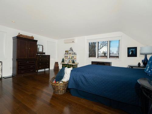 Master bedroom - 100 Av. Buckingham, Pointe-Claire, QC - Indoor Photo Showing Bedroom
