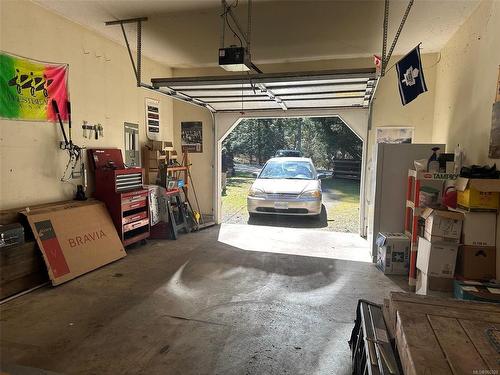 470 Stephens Rd, Gabriola Island, BC - Indoor Photo Showing Garage