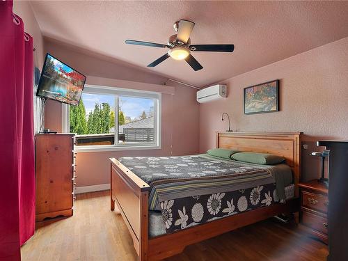 1804 Richardson St, Victoria, BC - Indoor Photo Showing Bedroom