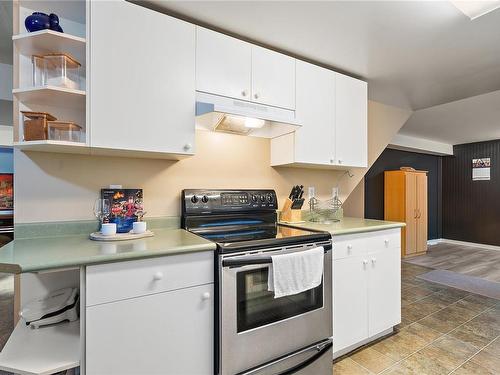 1804 Richardson St, Victoria, BC - Indoor Photo Showing Kitchen