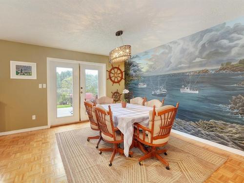 5776 East Sooke Rd, Sooke, BC - Indoor Photo Showing Dining Room