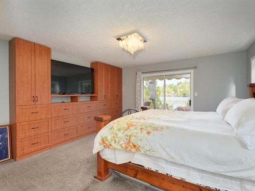 5776 East Sooke Rd, Sooke, BC - Indoor Photo Showing Bedroom