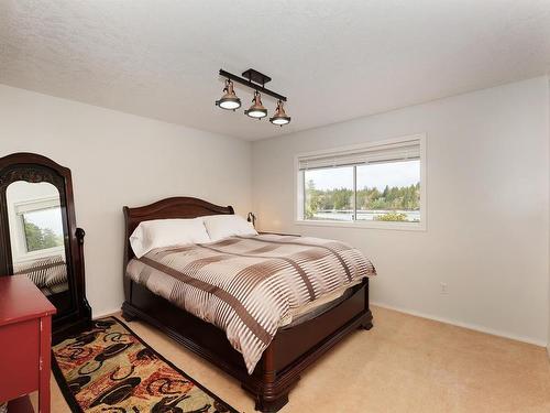 5776 East Sooke Rd, Sooke, BC - Indoor Photo Showing Bedroom