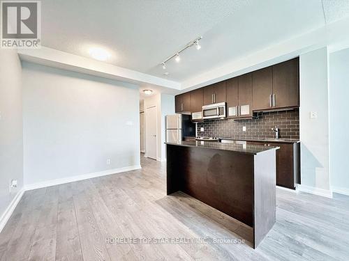 #913 -1171 Queen St, Toronto, ON - Indoor Photo Showing Kitchen With Upgraded Kitchen