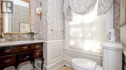 11 Dewbourne Ave, Toronto, ON - Indoor Photo Showing Bathroom