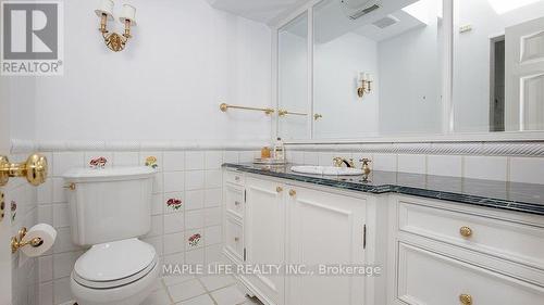 11 Dewbourne Ave, Toronto, ON - Indoor Photo Showing Bathroom