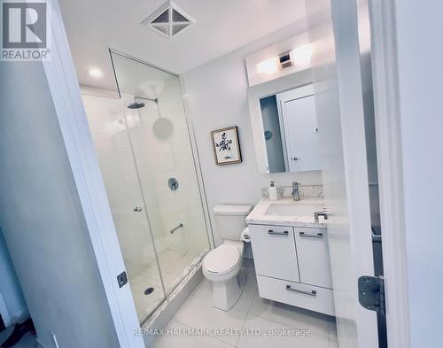 4702 - 2221 Yonge Street, Toronto, ON - Indoor Photo Showing Bathroom