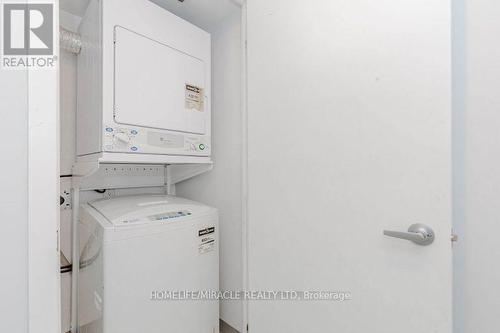 #1915 -36 Lee Centre Dr, Toronto, ON -  Photo Showing Laundry Room