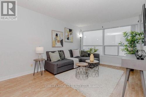 #1915 -36 Lee Centre Dr, Toronto, ON - Indoor Photo Showing Living Room