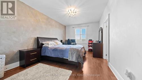 153 Pine Hill Road, Bradford West Gwillimbury, ON - Indoor Photo Showing Bedroom