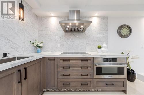 1712 - 8111 Yonge Street, Markham, ON - Indoor Photo Showing Kitchen With Upgraded Kitchen